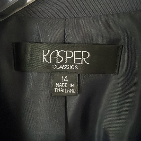 Blue 3 button Kasper suit size 14 - Picture 3 of 4
